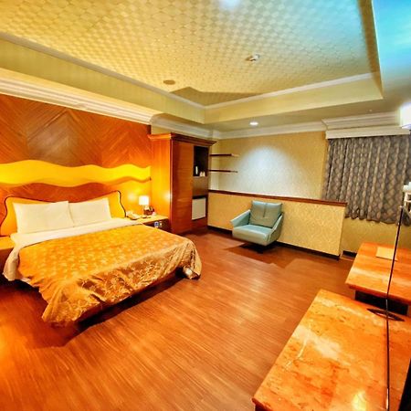 Hua Xiang Motel - Nanzih Гаосюн Экстерьер фото