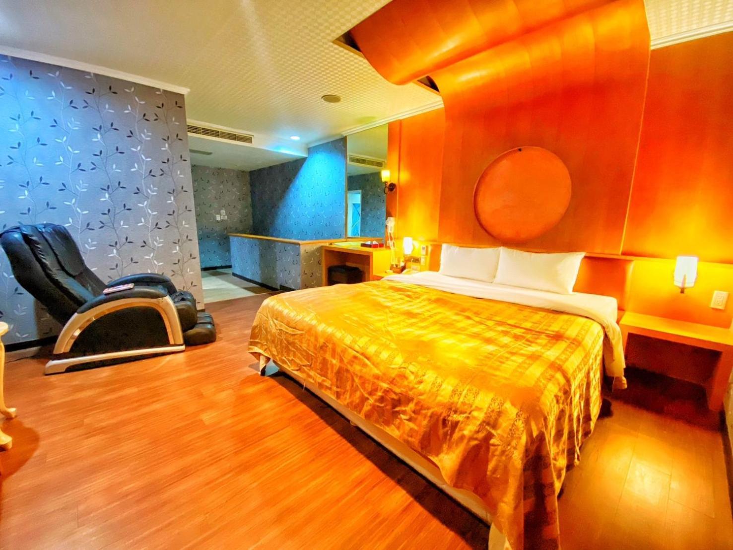 Hua Xiang Motel - Nanzih Гаосюн Экстерьер фото